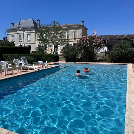 Chateau Maine Villa *